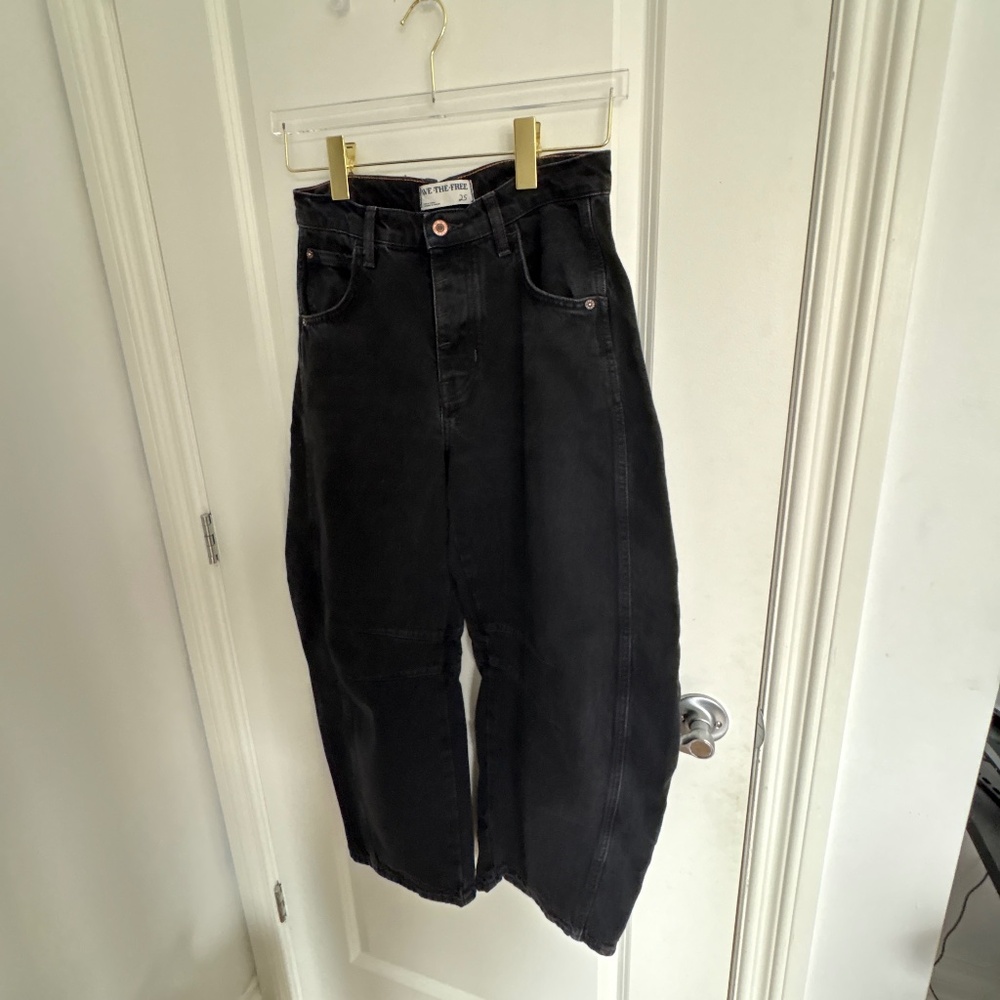 Free People we the free Barrel Jeans Black size 25